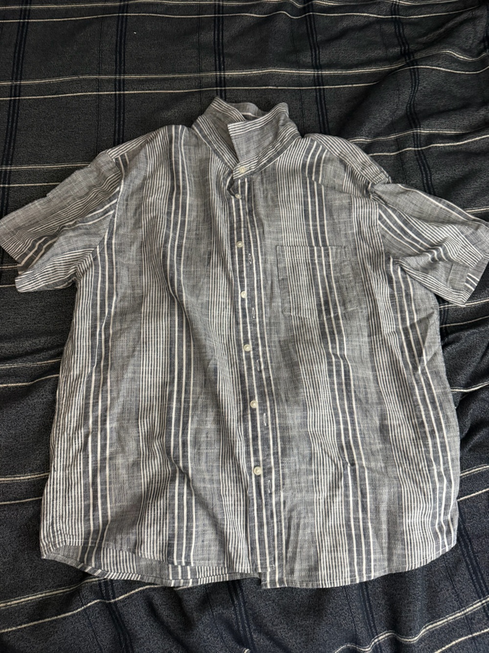 American Eagle Classic Fit Striped Button Down Gray & White NWT